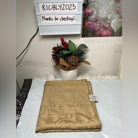 Auth Christian Dior Stole Shawl Scarf 35%Silk; 65%Wool - Picture 12 of 13